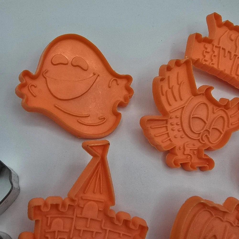 Vtg Spooky Cookie Cutters Set Halloween Baking Christmas Metal Plastic Owl Devil